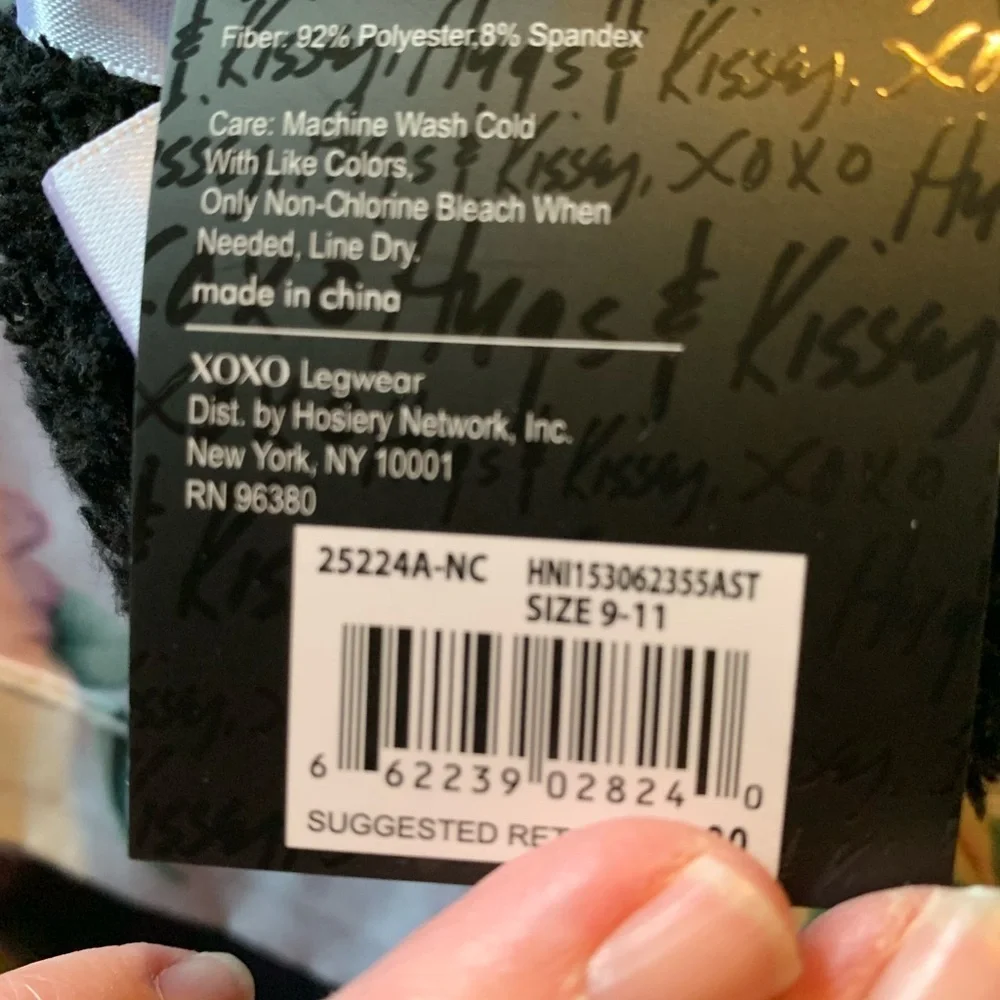 NWT XlOXO Women’s Black and Pink Cozy Socks Size 4 to 10